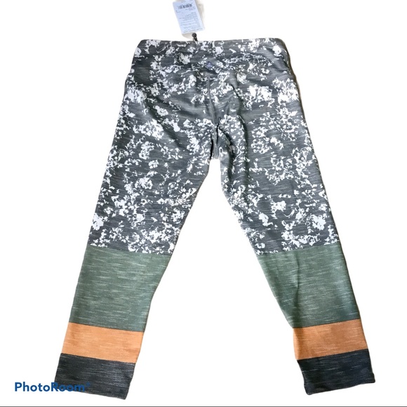 Prana Pillar Moisture Wick Workout Capri Leggings - Picture 6 of 9